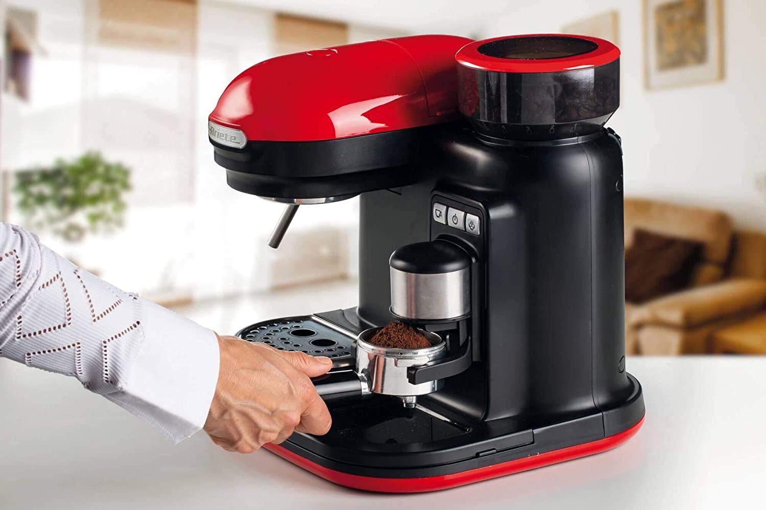 Machine à Café Ariete 1318 Avec Moulin Intégré Et Mousseur à Lait – 1080W, 800 Ml, 15 Bars – Blanc